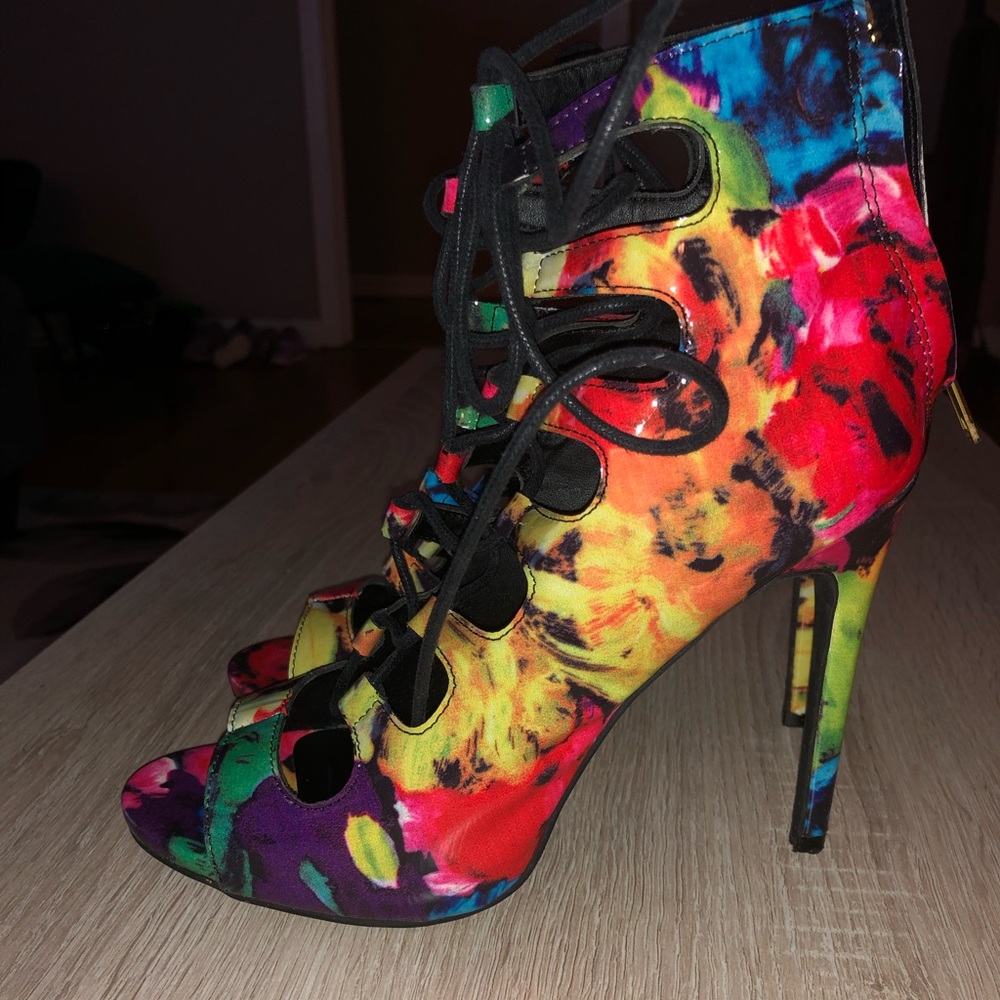 Shi by Journeys